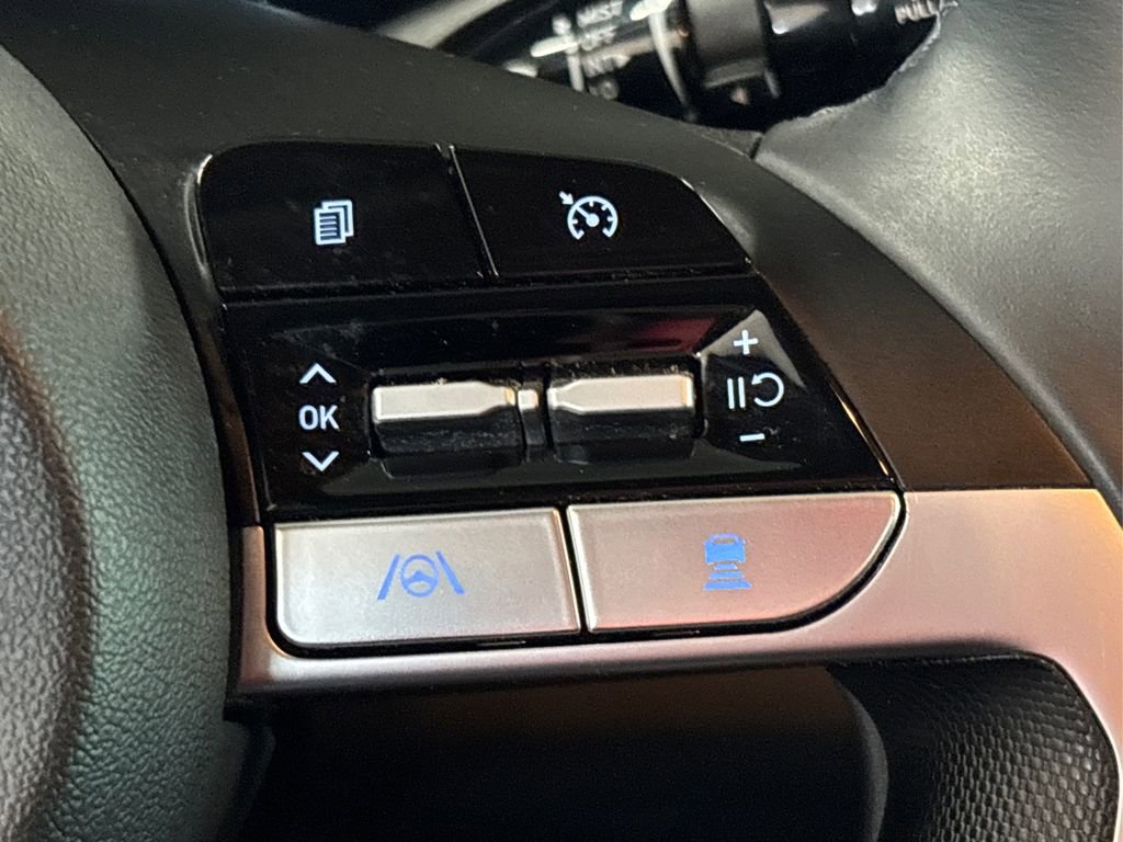 Used 2023 Hyundai Elantra SEL w/ Convenience Package image 30