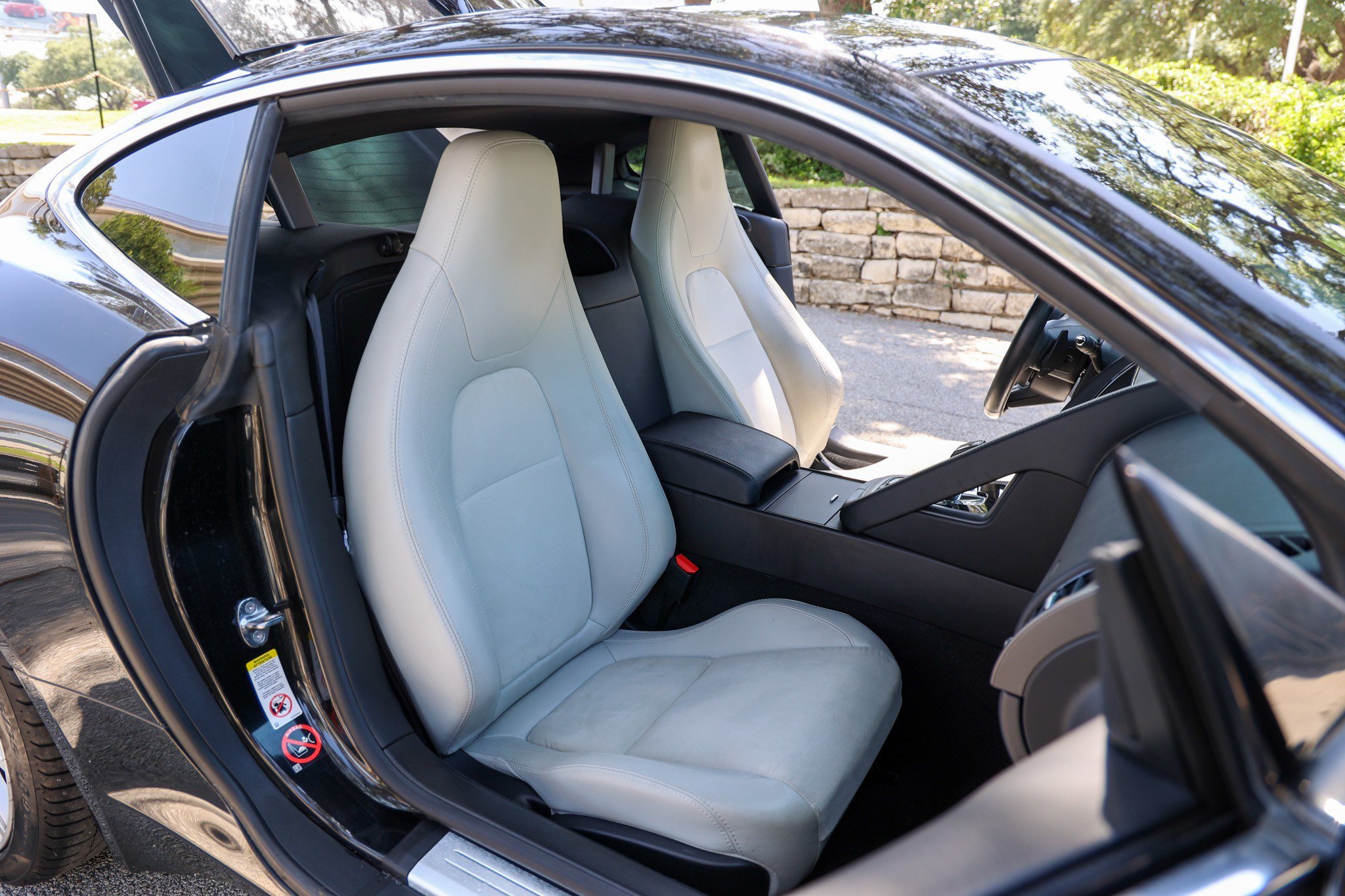 Used 2016 Jaguar F-TYPE Coupe RWD image 37