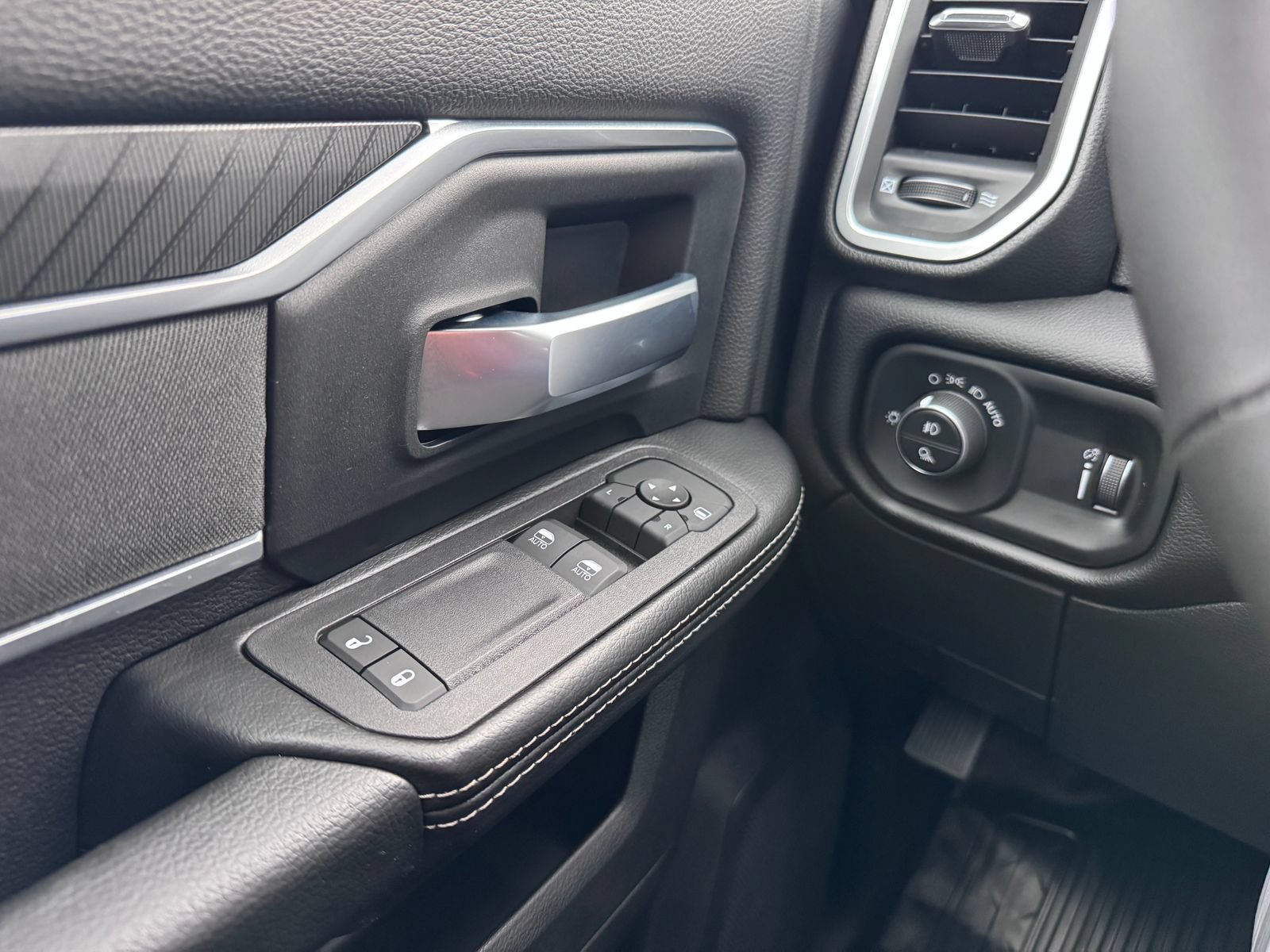 New 2025 RAM 5500 2WD Regular Cab image 18