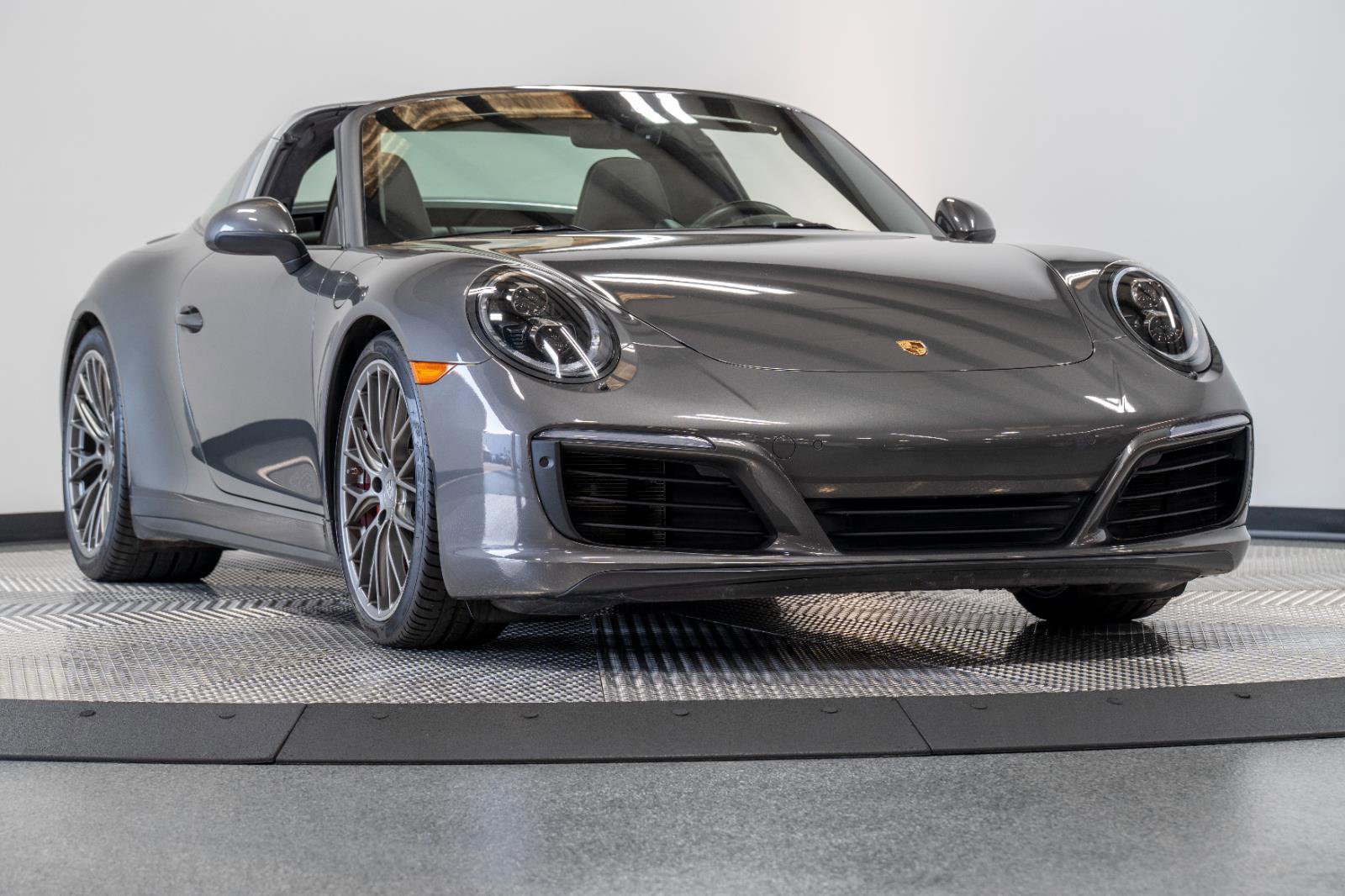 Used 2017 Porsche 911 Targa 4S image 1