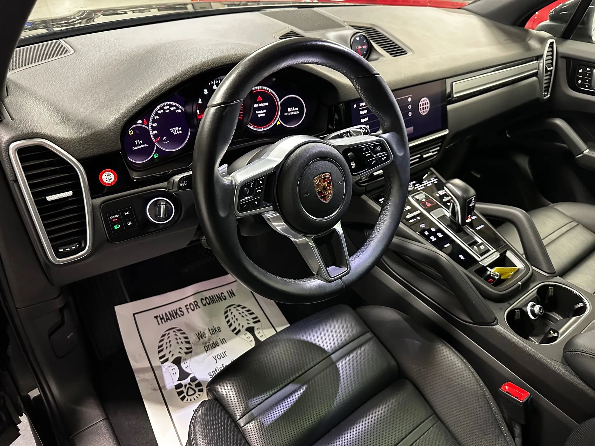 Used 2023 Porsche Cayenne image 8