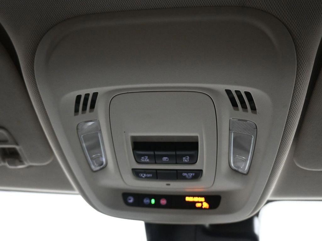 Used 2023 Buick Envision Essence w/ Sport Touring Package image 25