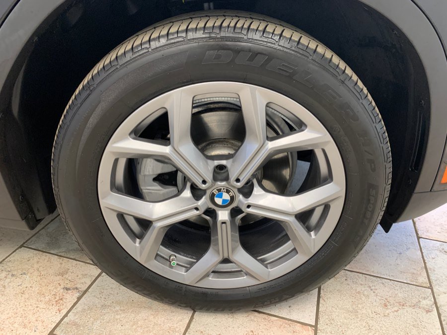 Used 2025 BMW X4 xDrive30i w/ Premium Package AWD/4WD image 11