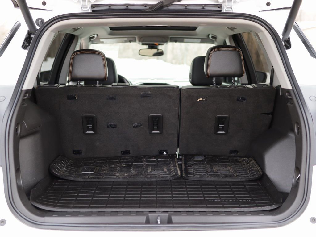 Used 2022 GMC Terrain AT4 w/ GMC Pro Grade Package image 30