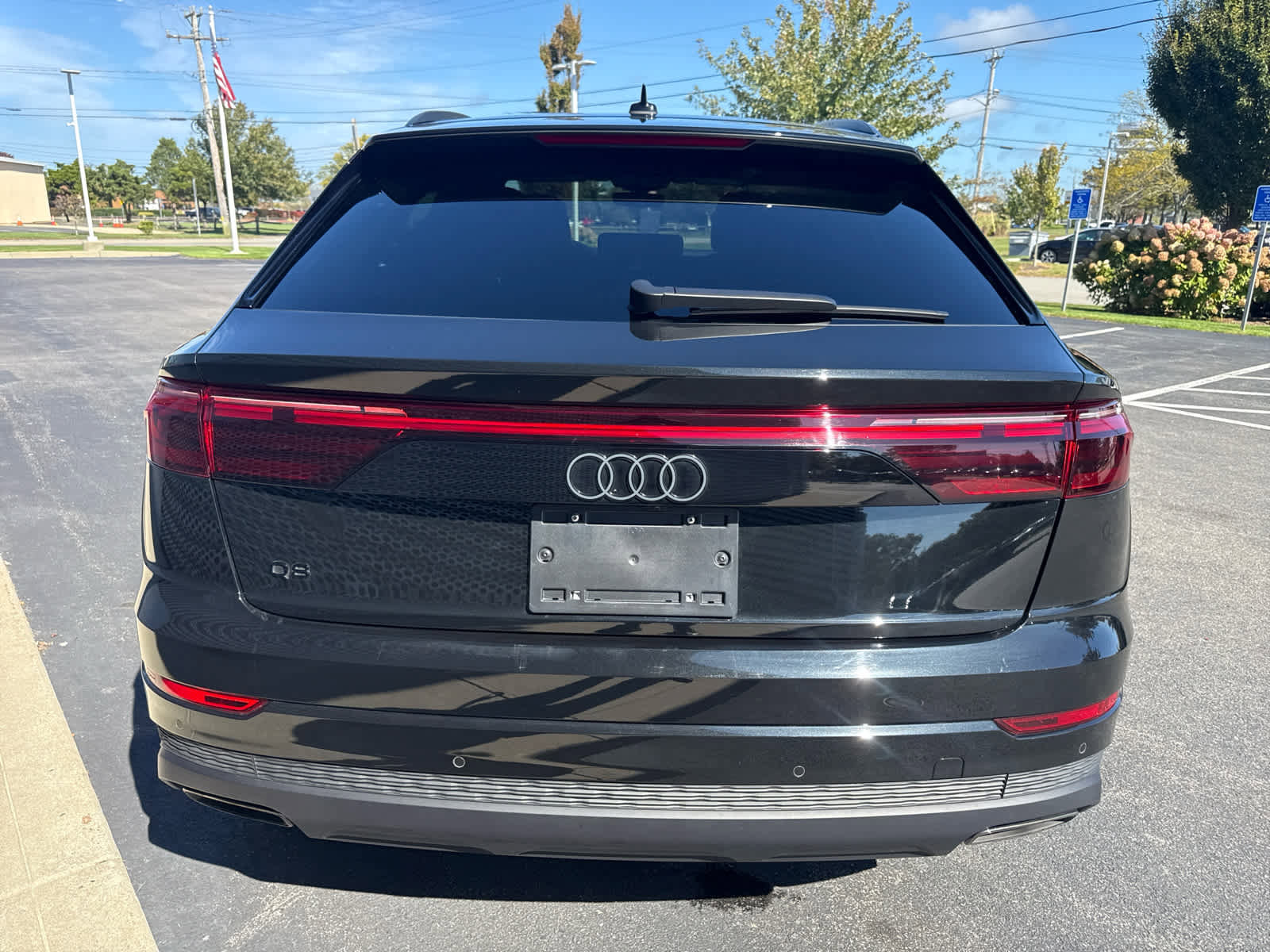 Certified 2025 Audi Q8 Premium w/ Black Optic Package image 7