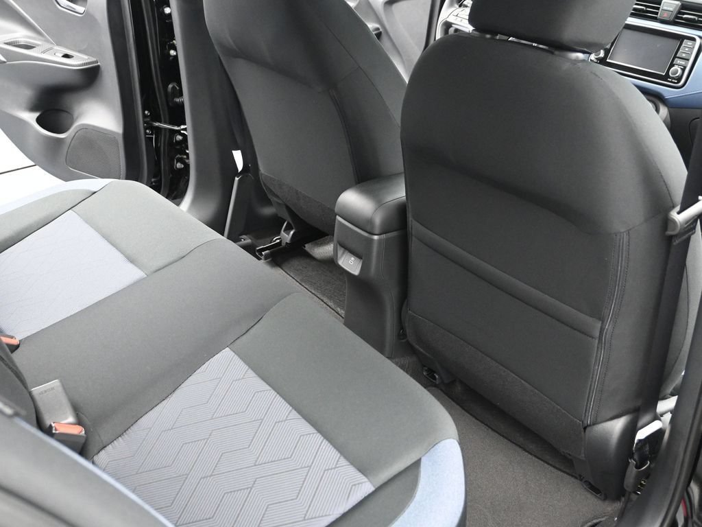 New 2025 Nissan Versa SV w/ Trunk Package FWD image 32