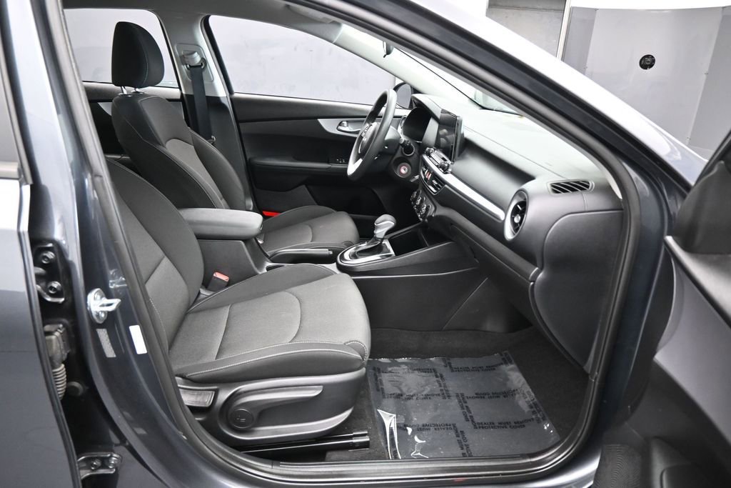 Used 2023 Kia Forte LXS FWD image 34