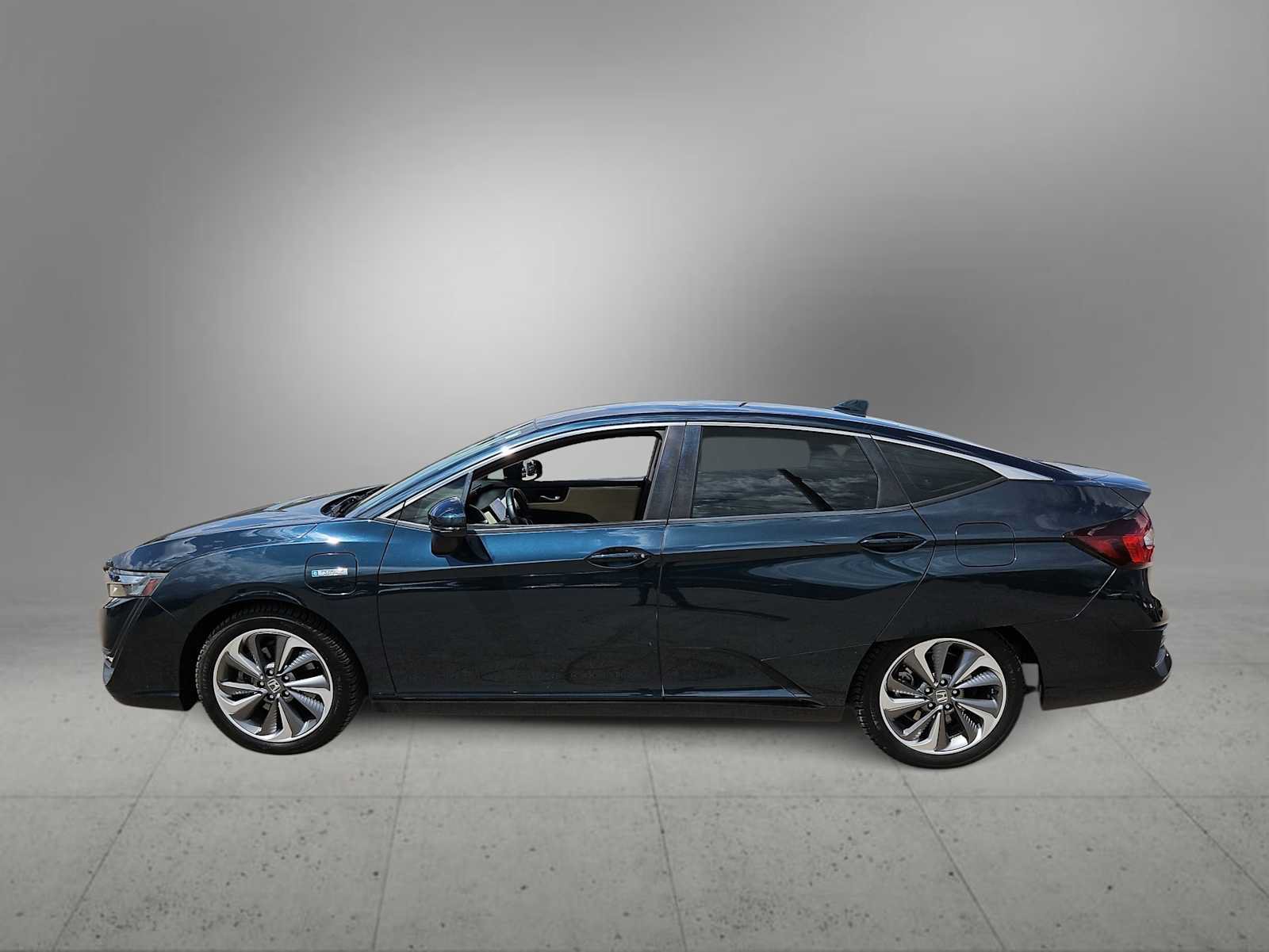 Used 2018 Honda Clarity Touring image 5
