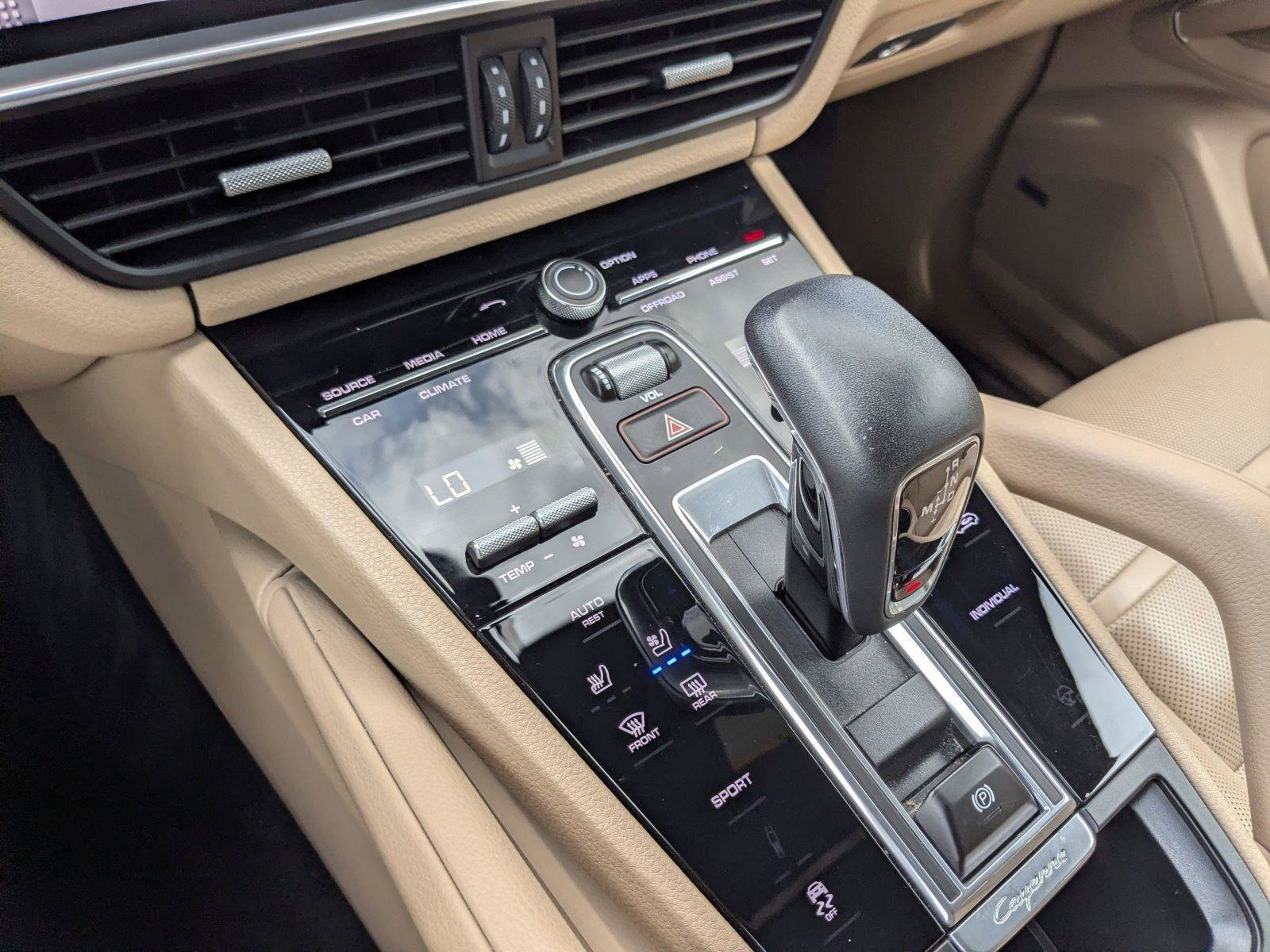 Used 2020 Porsche Cayenne AWD/4WD image 15