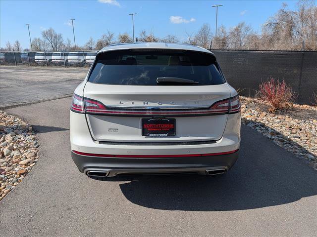 Used 2022 Lincoln Nautilus Reserve image 4