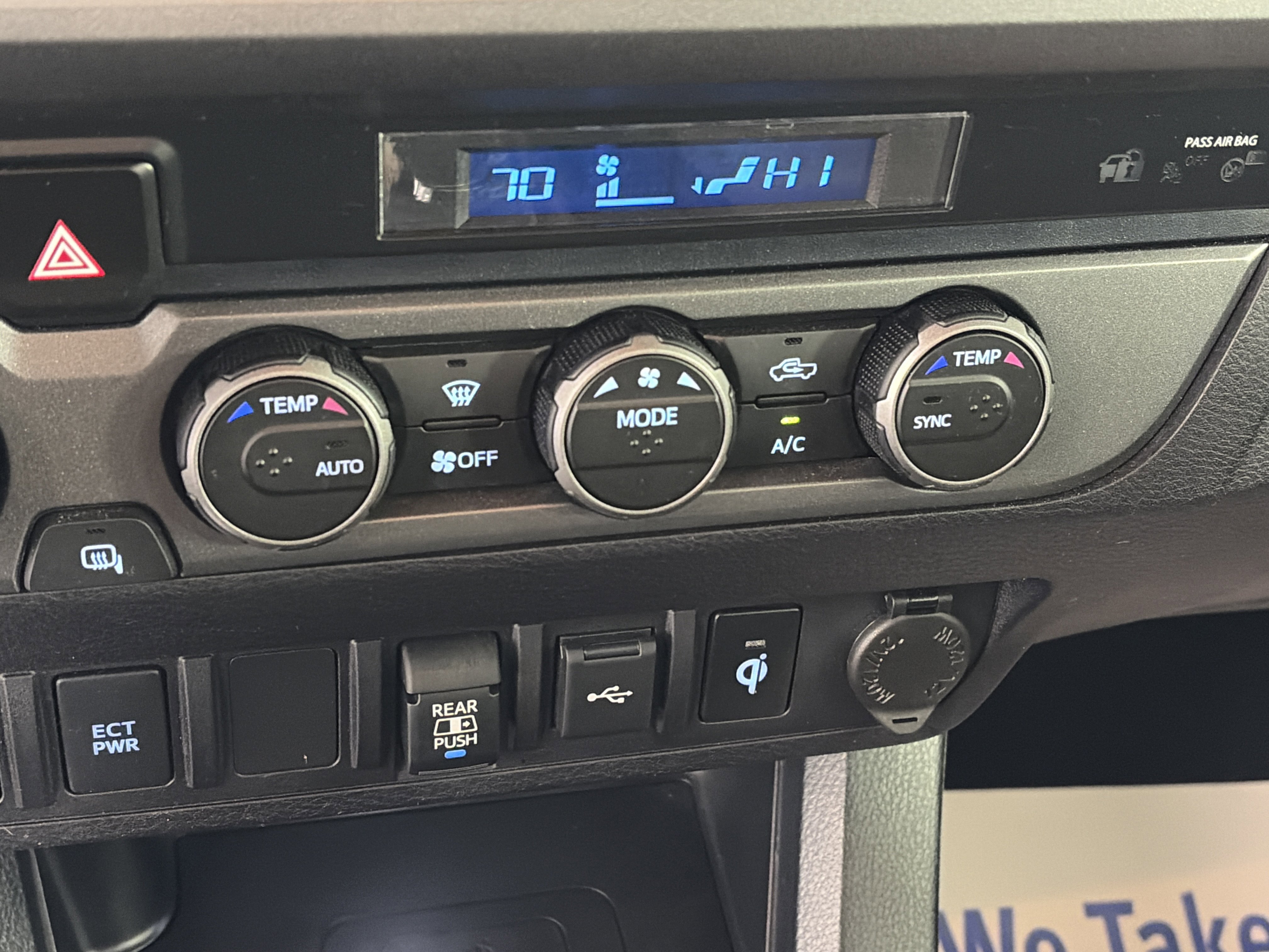 Used 2022 Toyota Tacoma TRD Sport image 23
