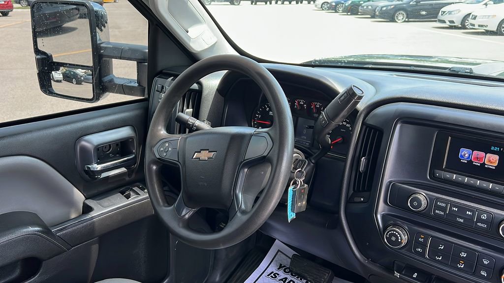 Used 2015 Chevrolet Silverado 3500 W/T AWD/4WD image 12