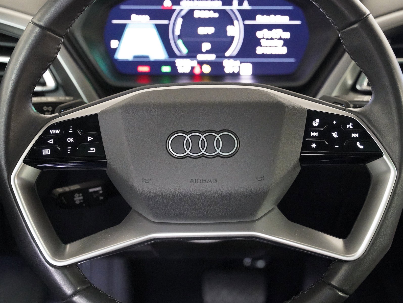 Used 2024 Audi Q4 e-tron Premium Plus image 11