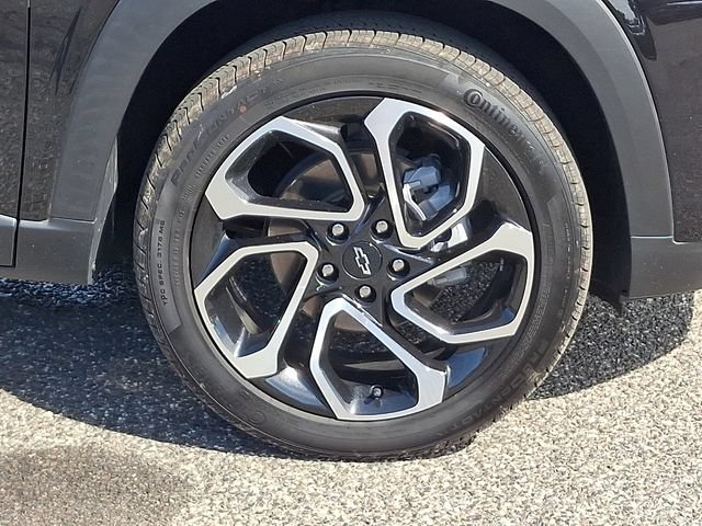 Used 2025 Chevrolet Trax RS w/ Driver Confidence Package FWD image 29