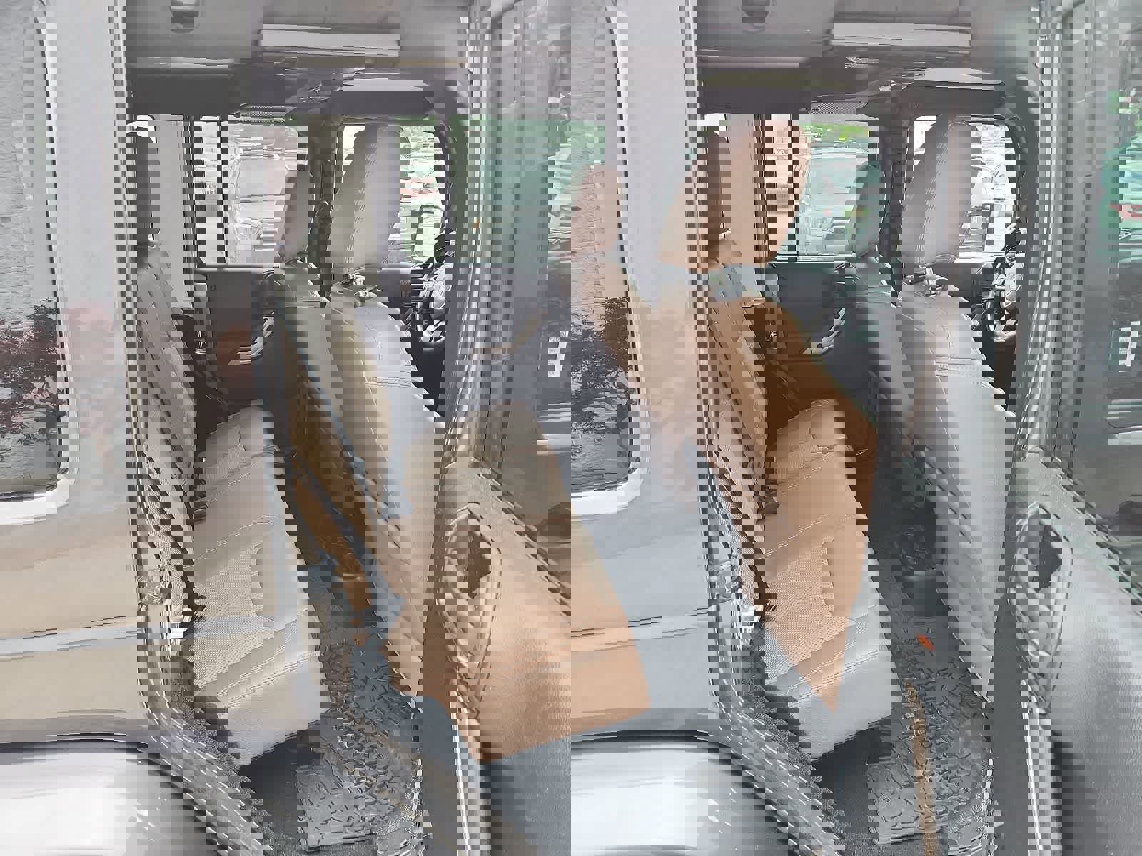 Used 2016 Jeep Wrangler Unlimited Sahara AWD/4WD image 23