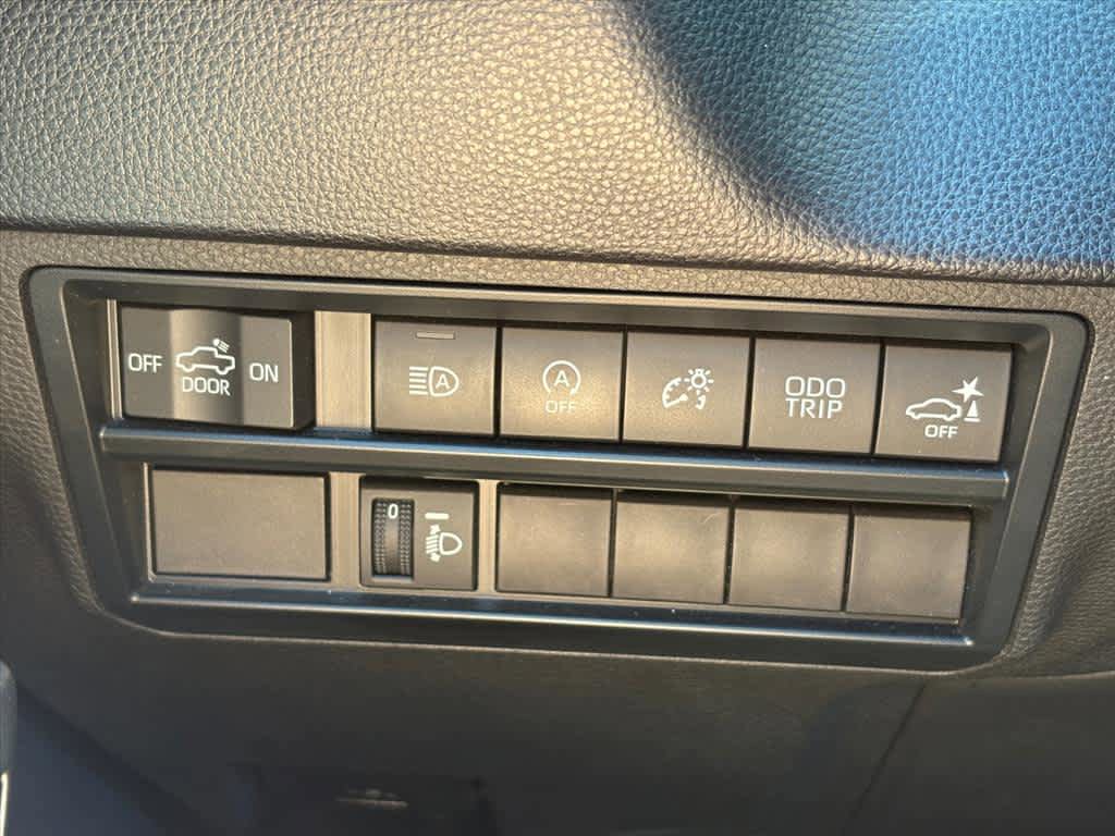 Used 2023 Toyota Tundra SR5 w/ SR5 Convenience Package AWD/4WD image 18