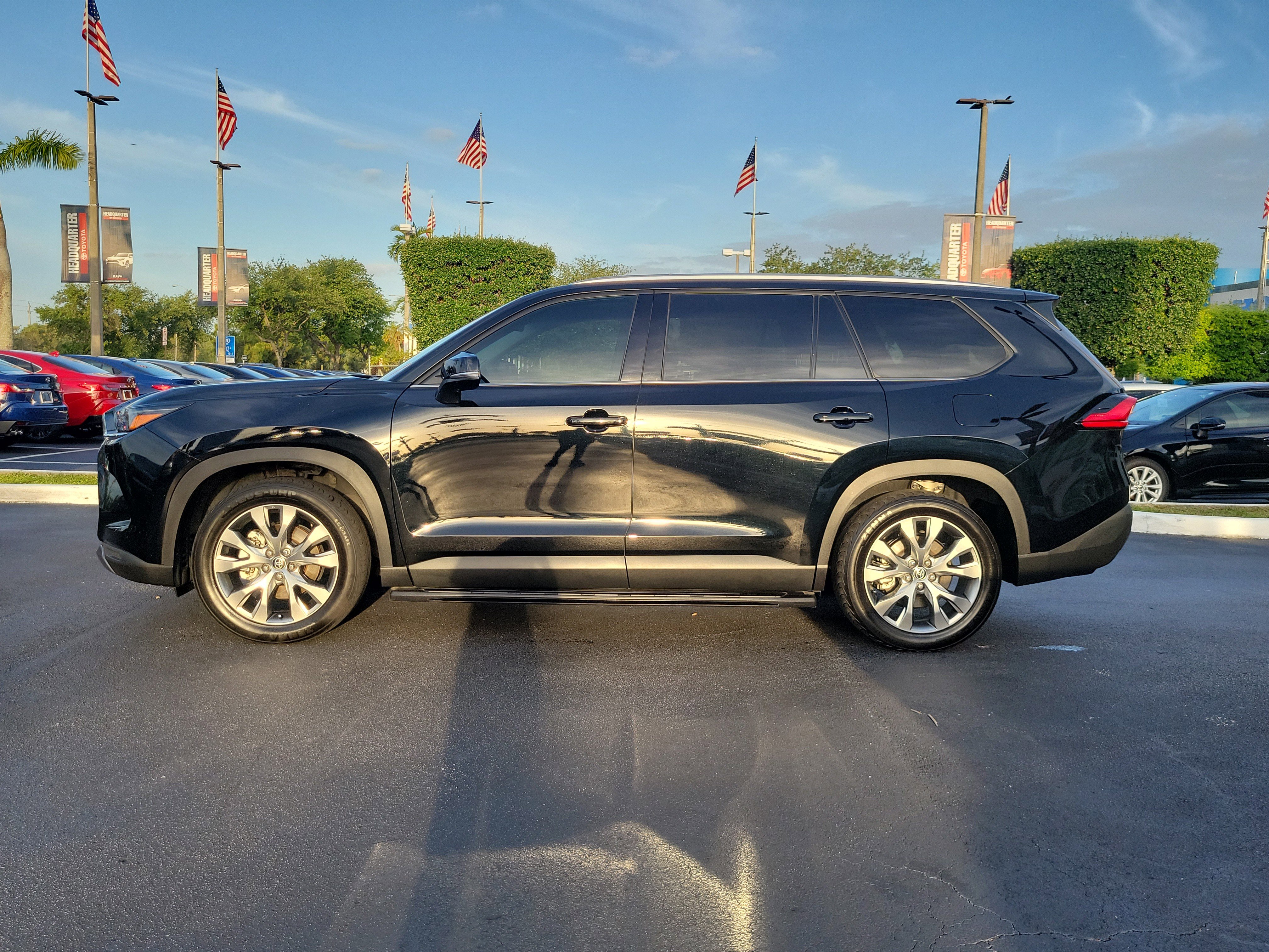Used 2024 Toyota Grand Highlander Limited AWD/4WD image 7