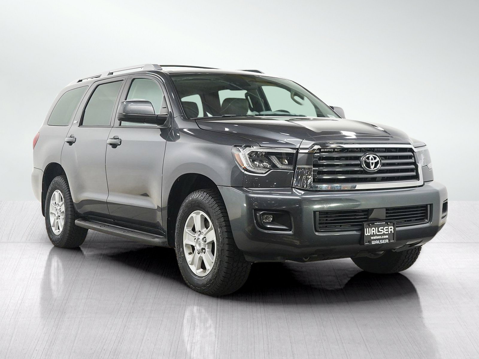 Used 2018 Toyota Sequoia SR5 AWD/4WD image 7