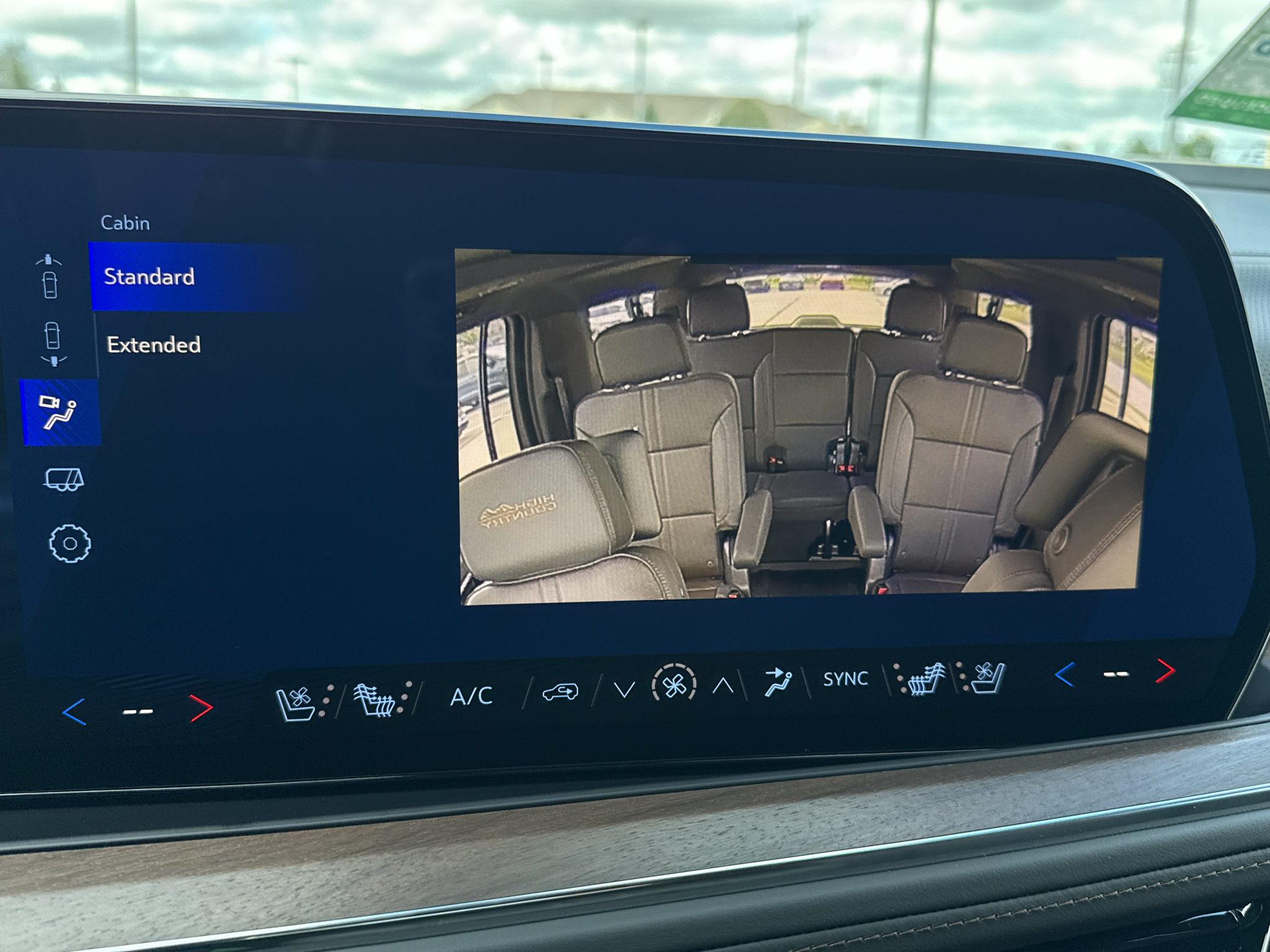 New 2026 Chevrolet Suburban High Country AWD/4WD image 33