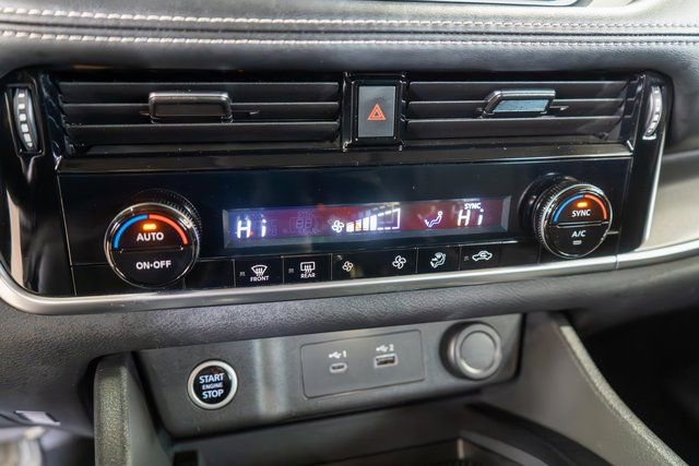 Used 2021 Nissan Rogue SV image 28