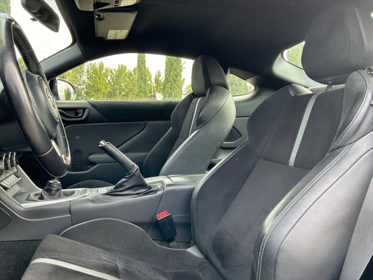 Used 2023 Toyota GR86 Premium RWD image 17