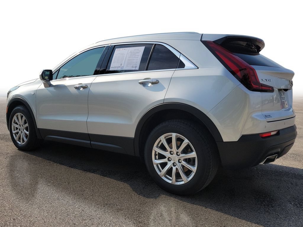 Certified 2022 Cadillac XT4 Luxury w/ Cold Weather Package FWD image 3