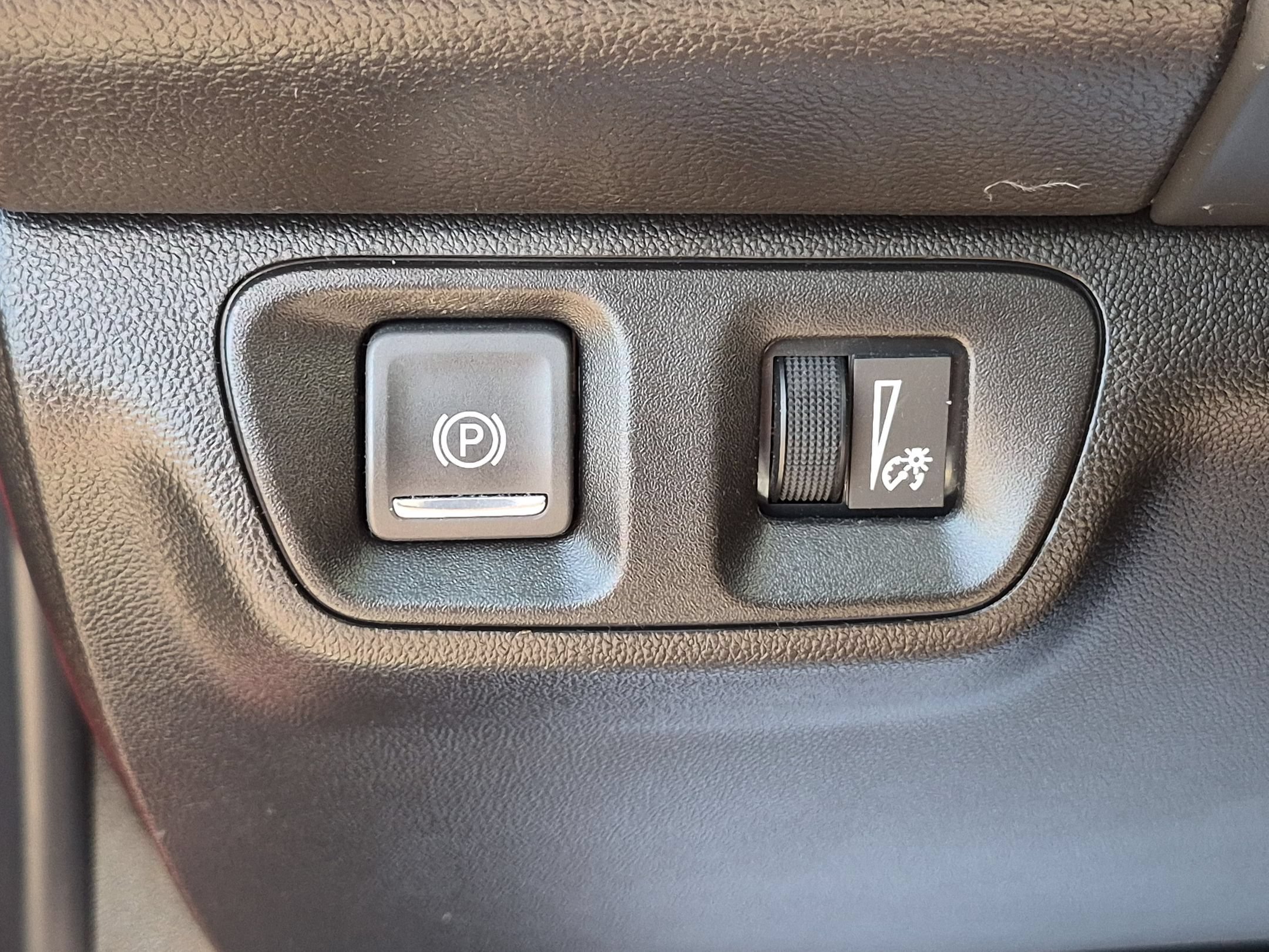 Certified 2021 GMC Acadia SLE w/ Driver Convenience Package AWD/4WD image 15