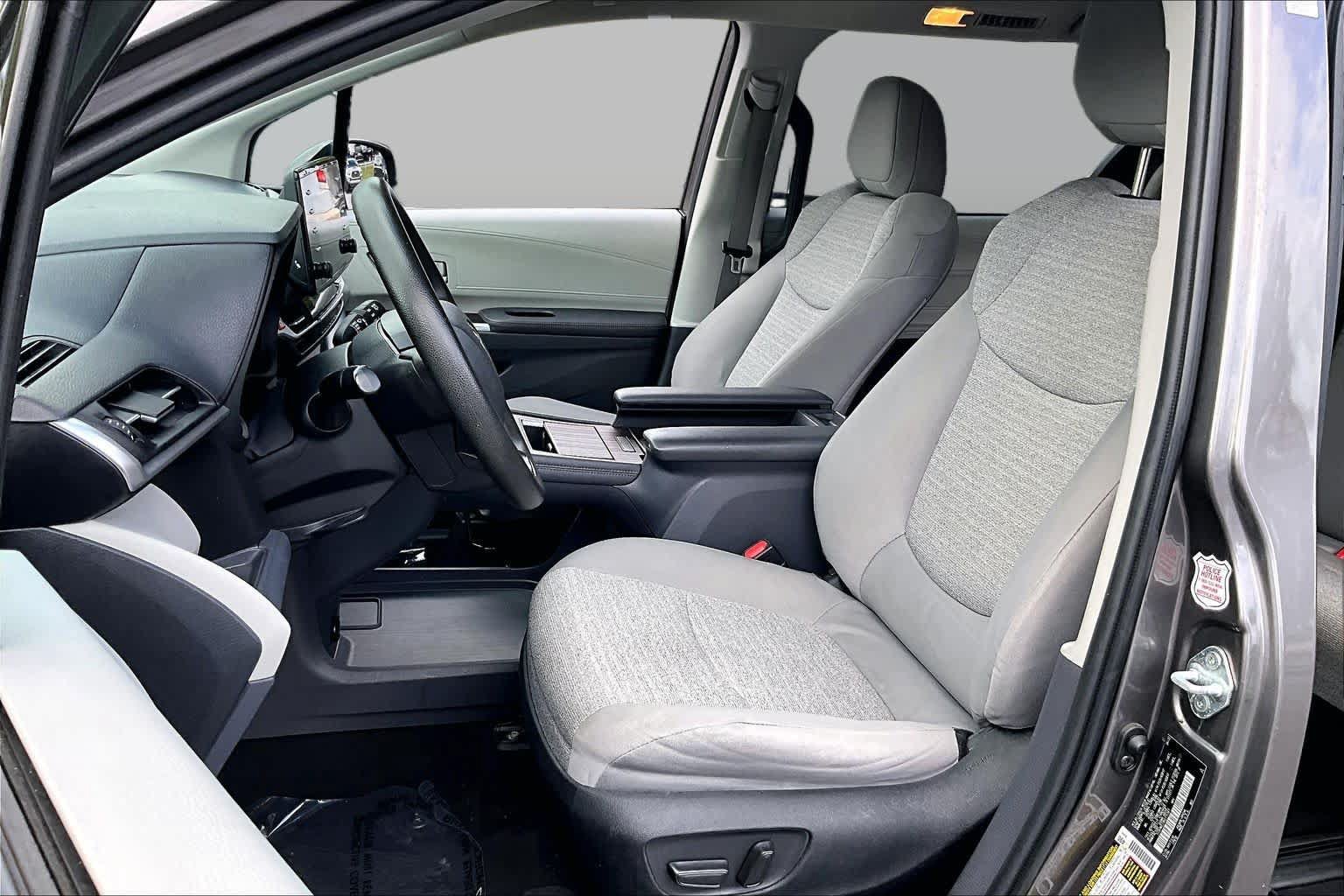 Used 2022 Toyota Sienna LE FWD image 8