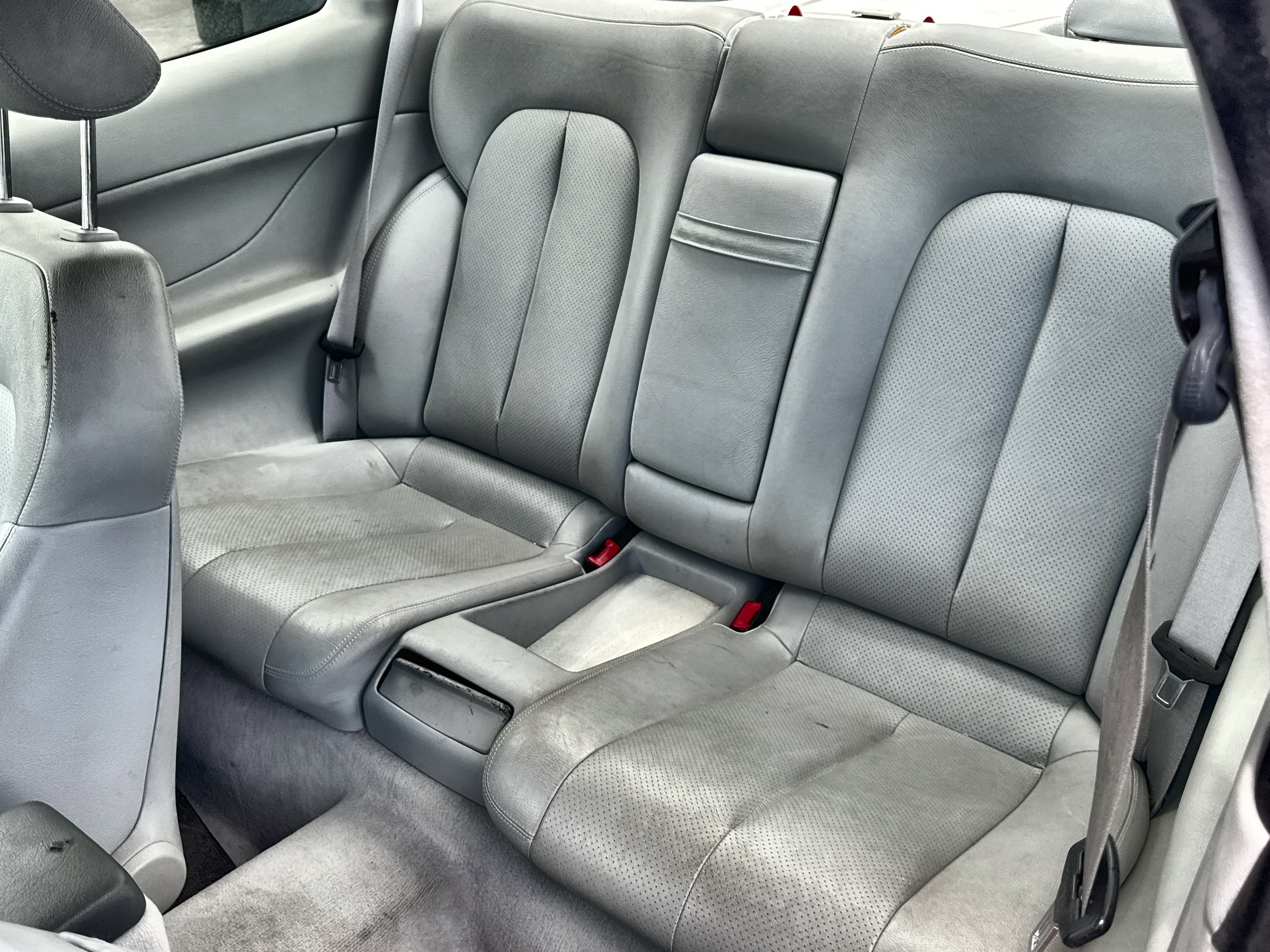 Used 1999 Mercedes-Benz CLK 320 Coupe image 23