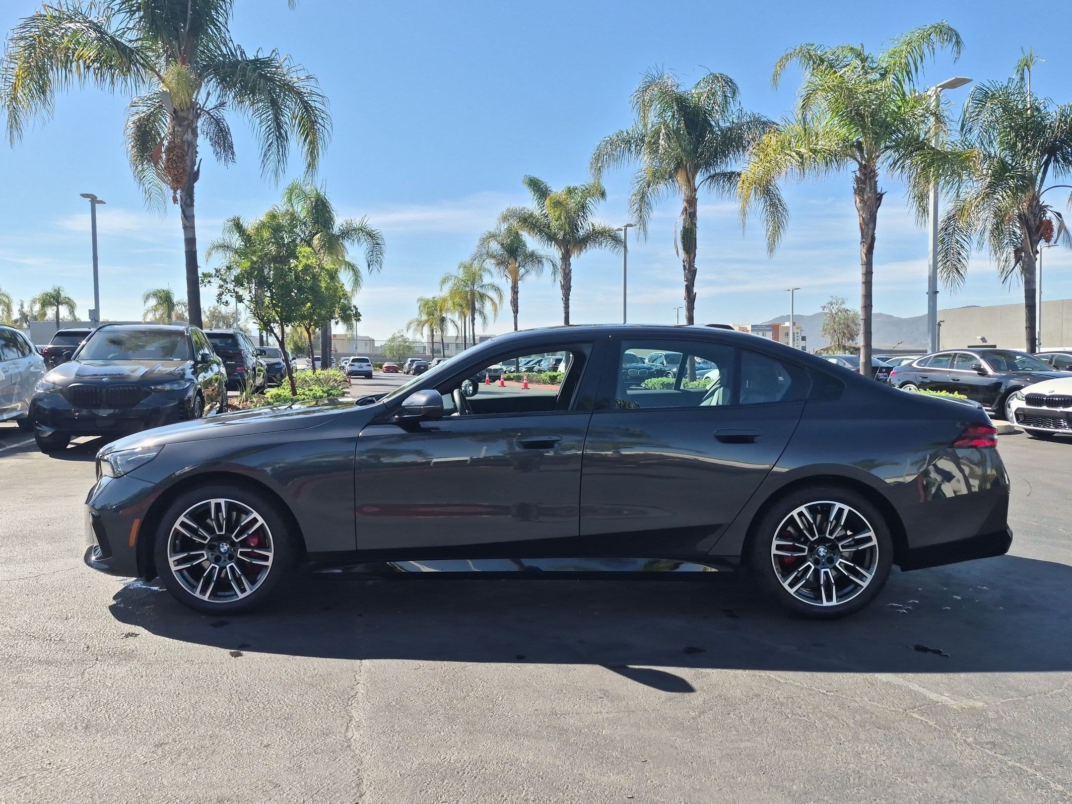 Used 2026 BMW 530i w/ M Sport Package RWD image 7