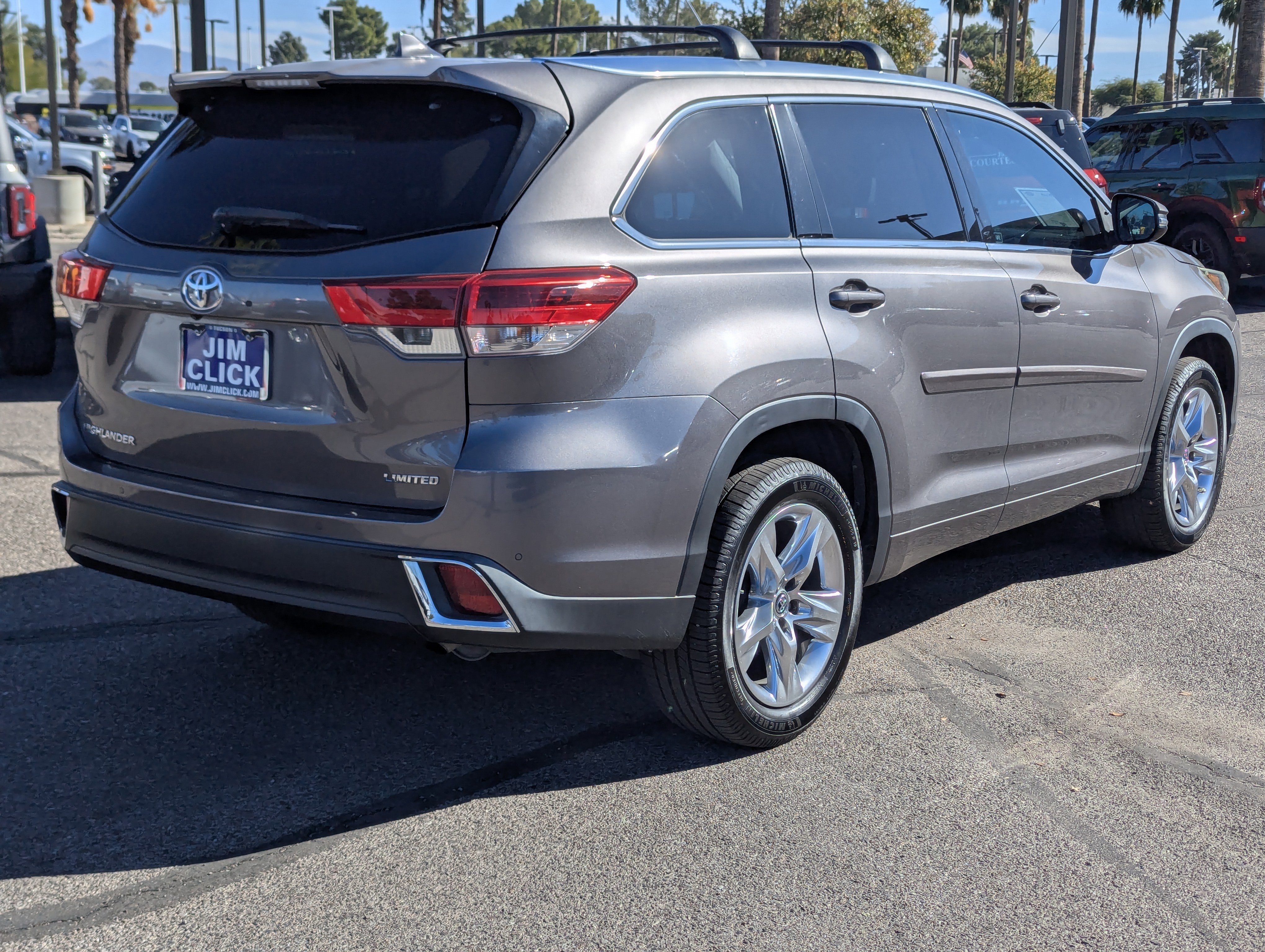 Used 2018 Toyota Highlander Limited image 2