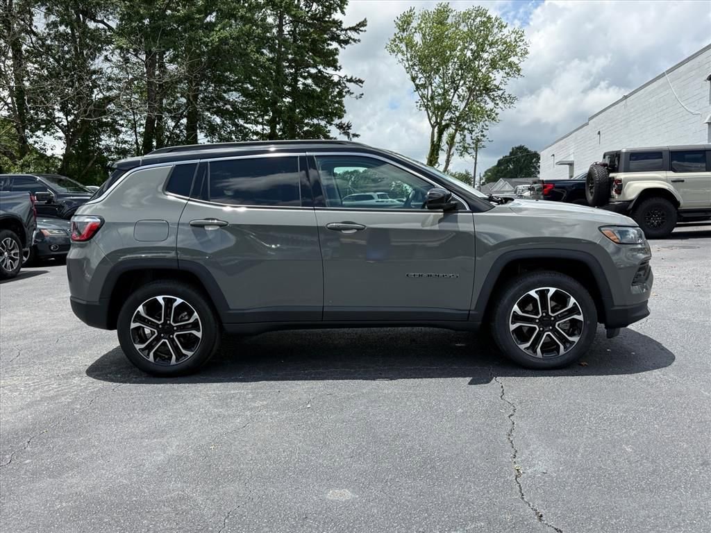 Used 2022 Jeep Compass Limited AWD/4WD image 3