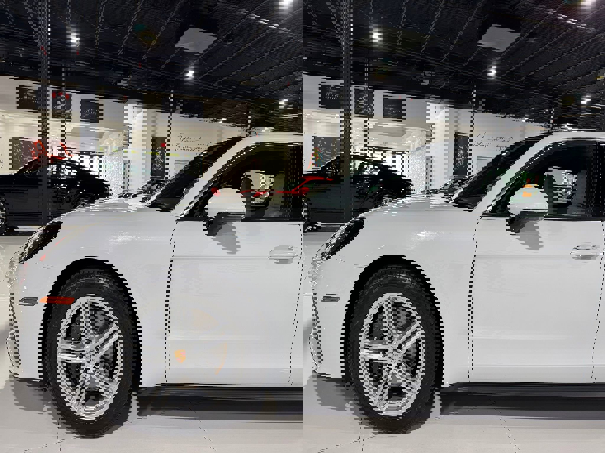 Used 2025 Porsche Panamera image 47