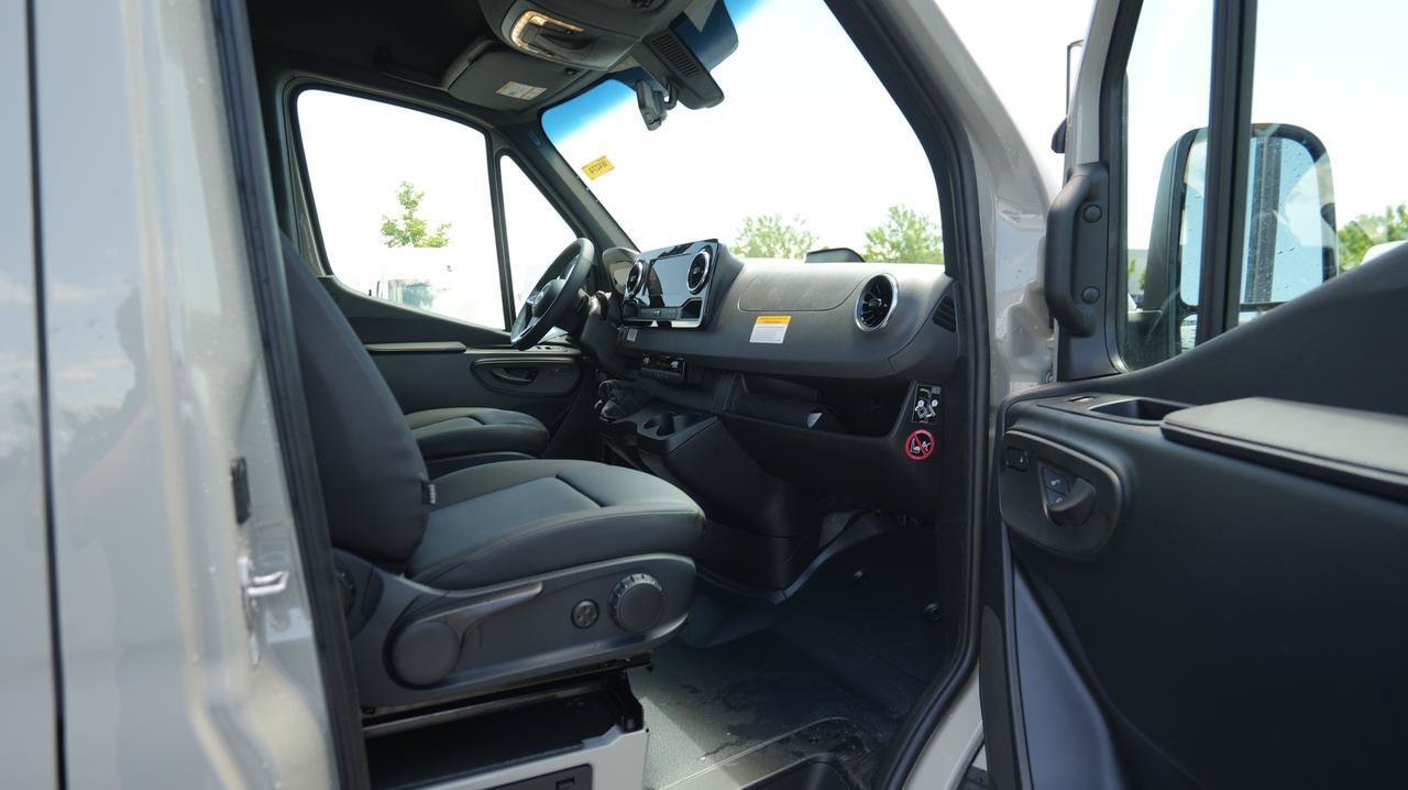 New 2026 Mercedes-Benz Sprinter 2500 image 17
