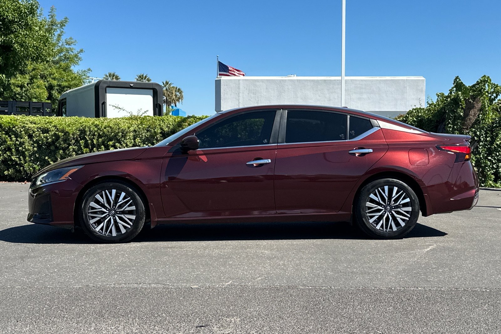 Certified 2023 Nissan Altima 2.5 SV w/ SV Premium Package FWD image 7
