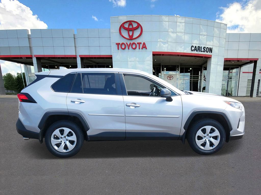 Certified 2022 Toyota RAV4 LE AWD/4WD image 4