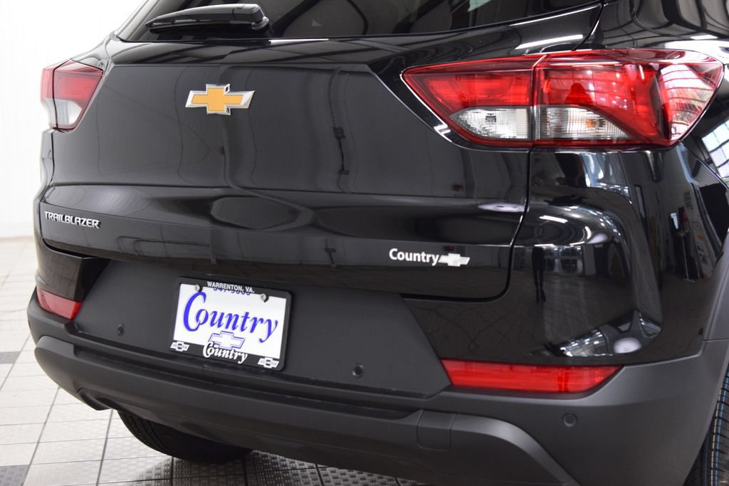 New 2026 Chevrolet TrailBlazer LS w/ LS Convenience Package FWD image 19