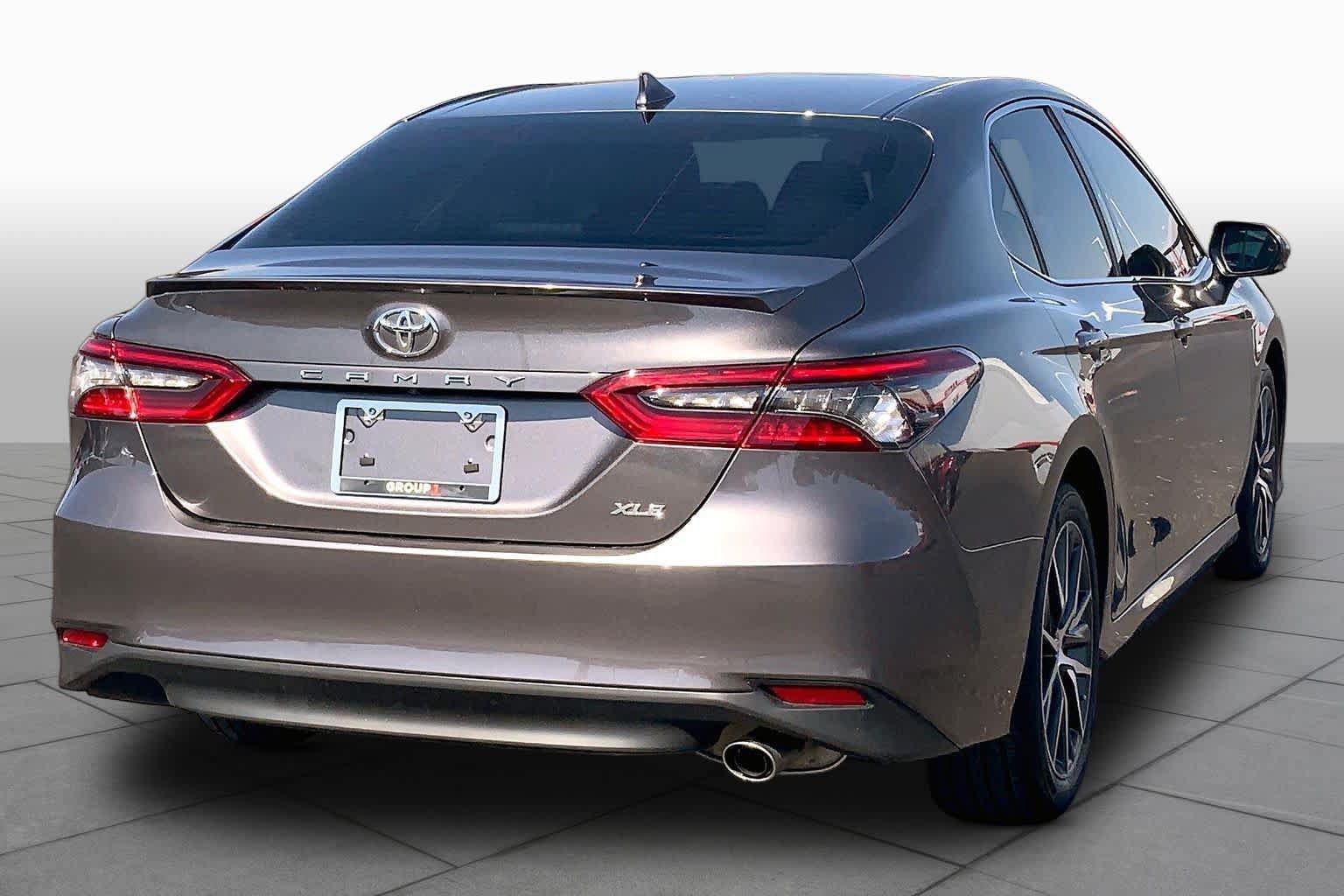 Used 2024 Toyota Camry XLE FWD image 13