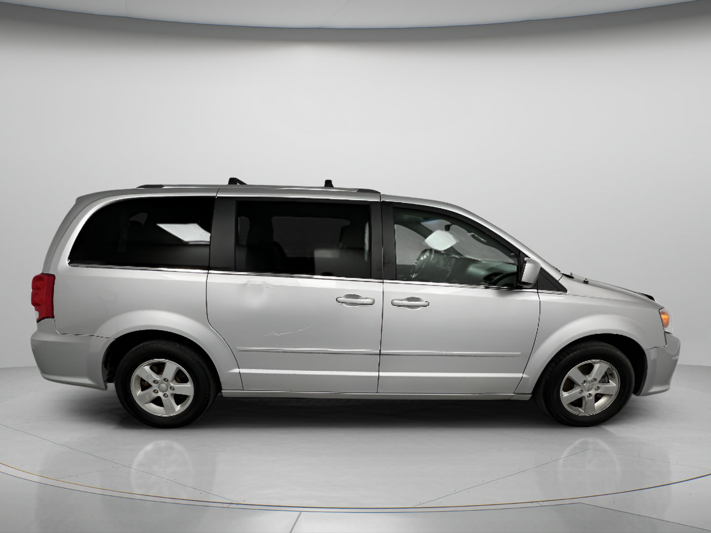 Used 2011 Dodge Grand Caravan Crew w/ Entertainment Group 1 FWD image 8