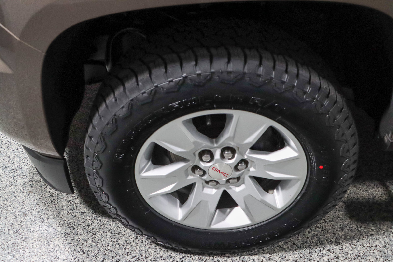 Used 2016 GMC Canyon SLE RWD image 8
