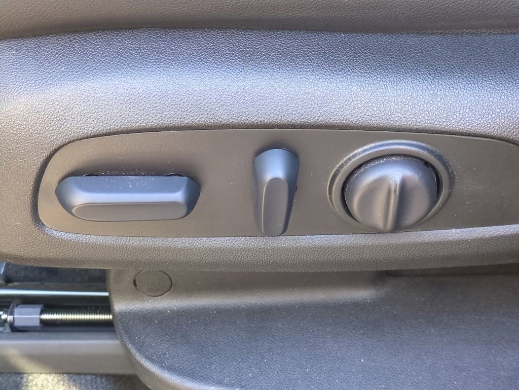 Used 2024 Chevrolet Traverse LT image 22