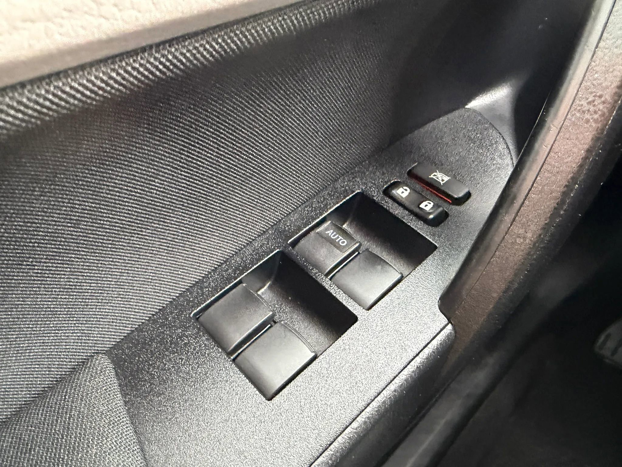 Used 2015 Toyota Corolla LE FWD image 28
