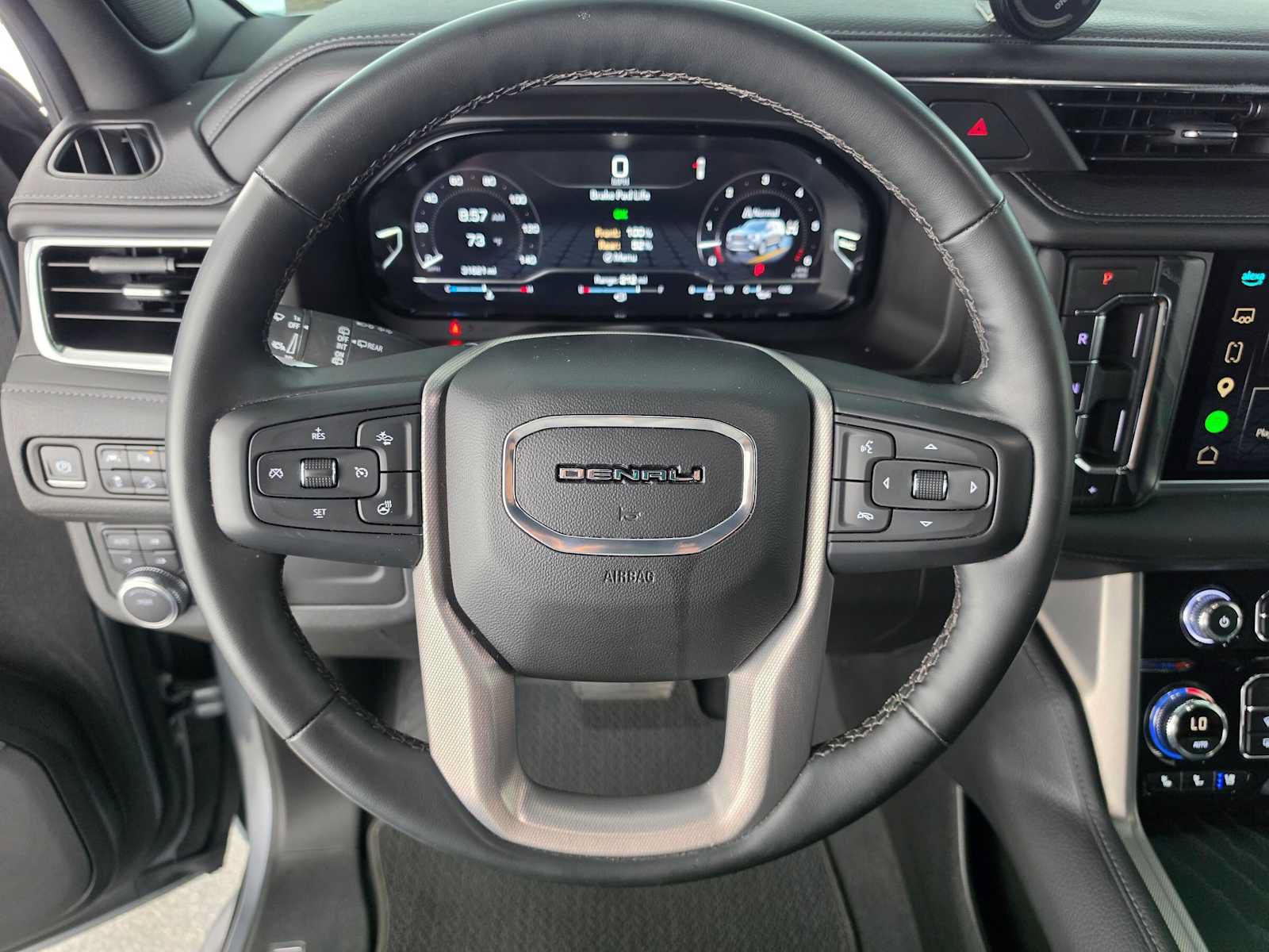 Used 2023 GMC Yukon XL Denali AWD/4WD image 24