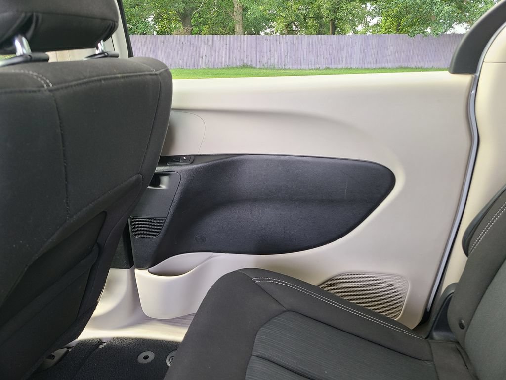 Used 2023 Chrysler Voyager LX FWD image 14