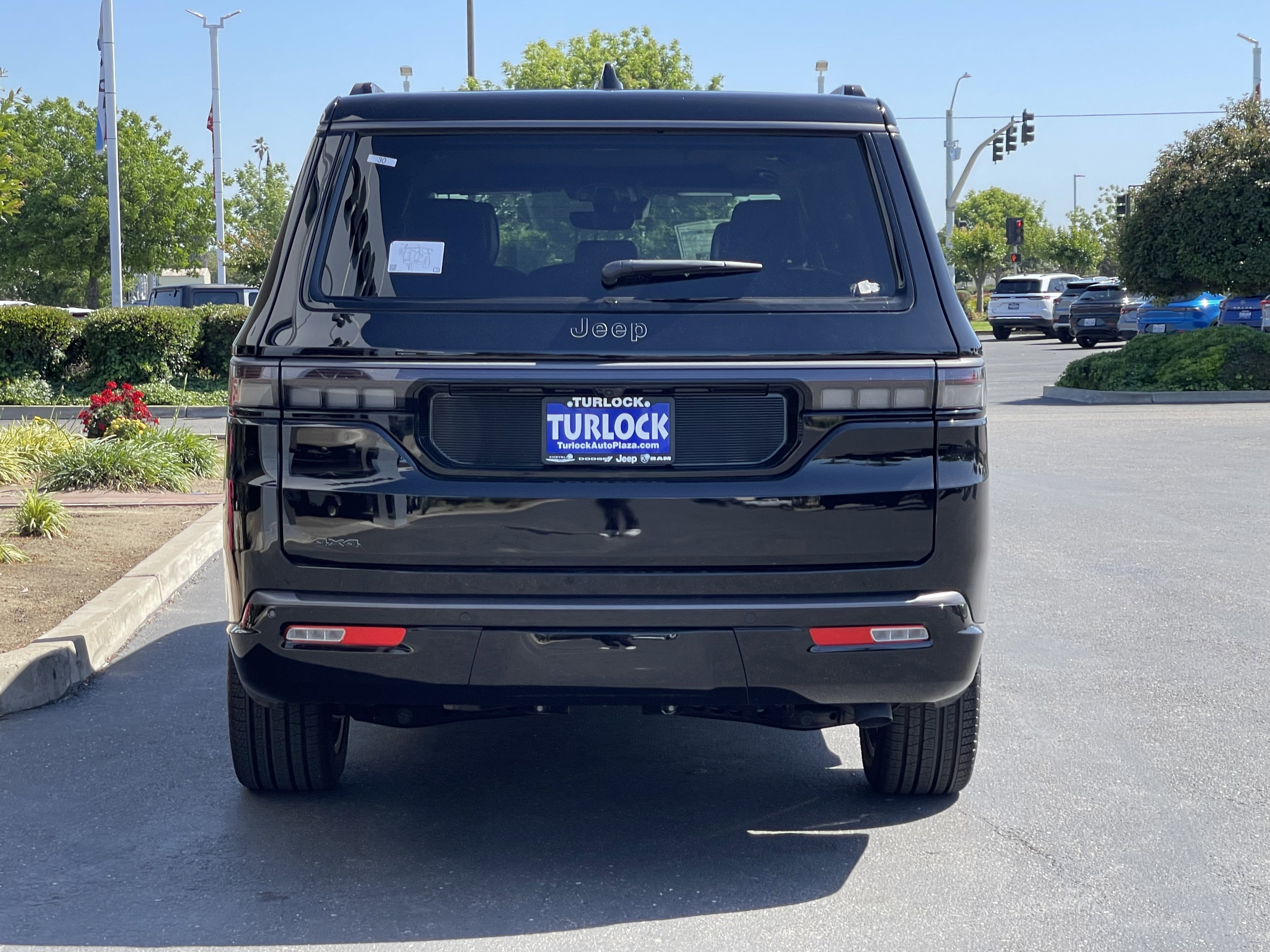 New 2026 Jeep Grand Wagoneer L Limited AWD/4WD image 9
