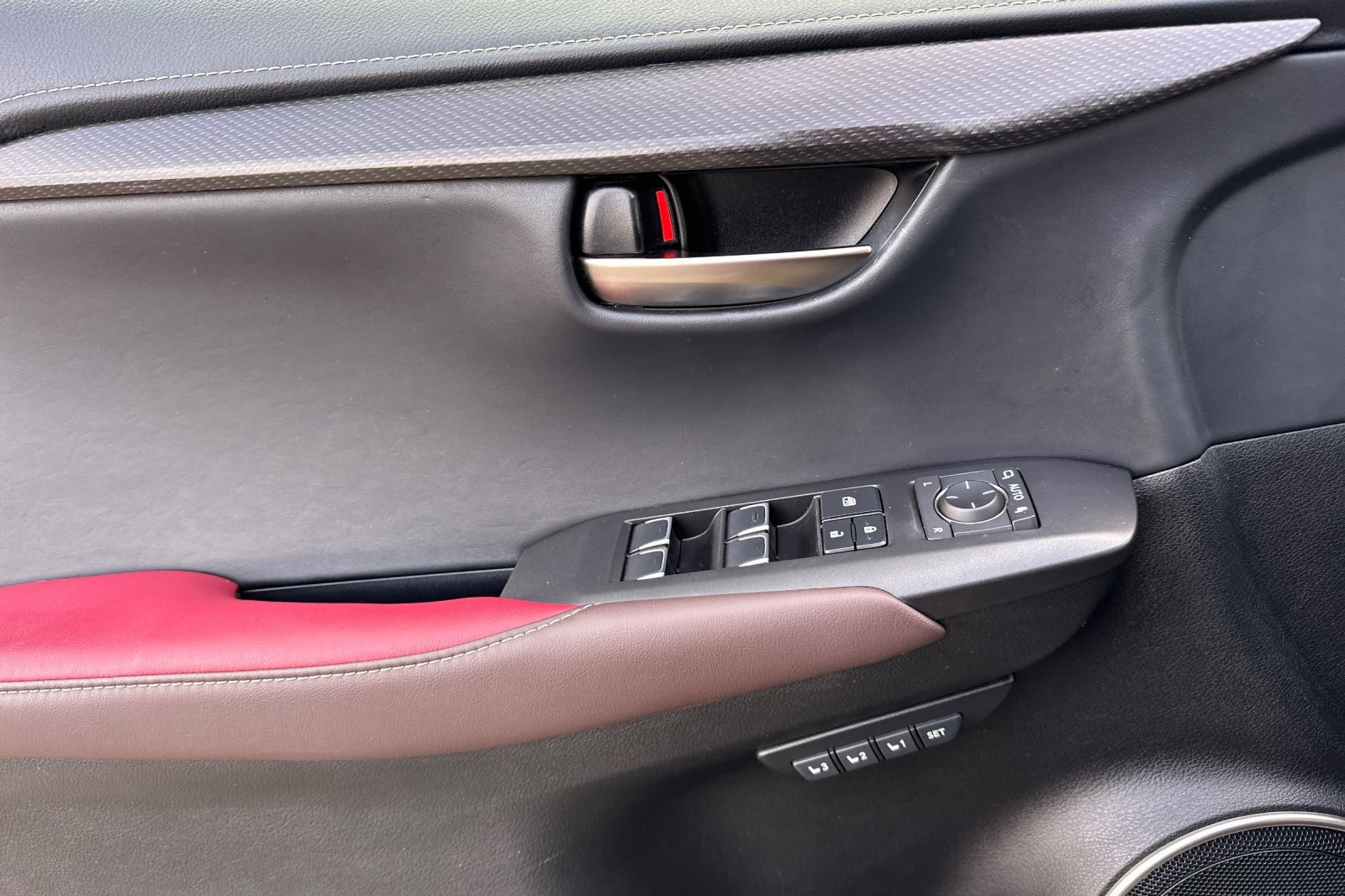 Used 2018 Lexus NX 300h AWD image 14