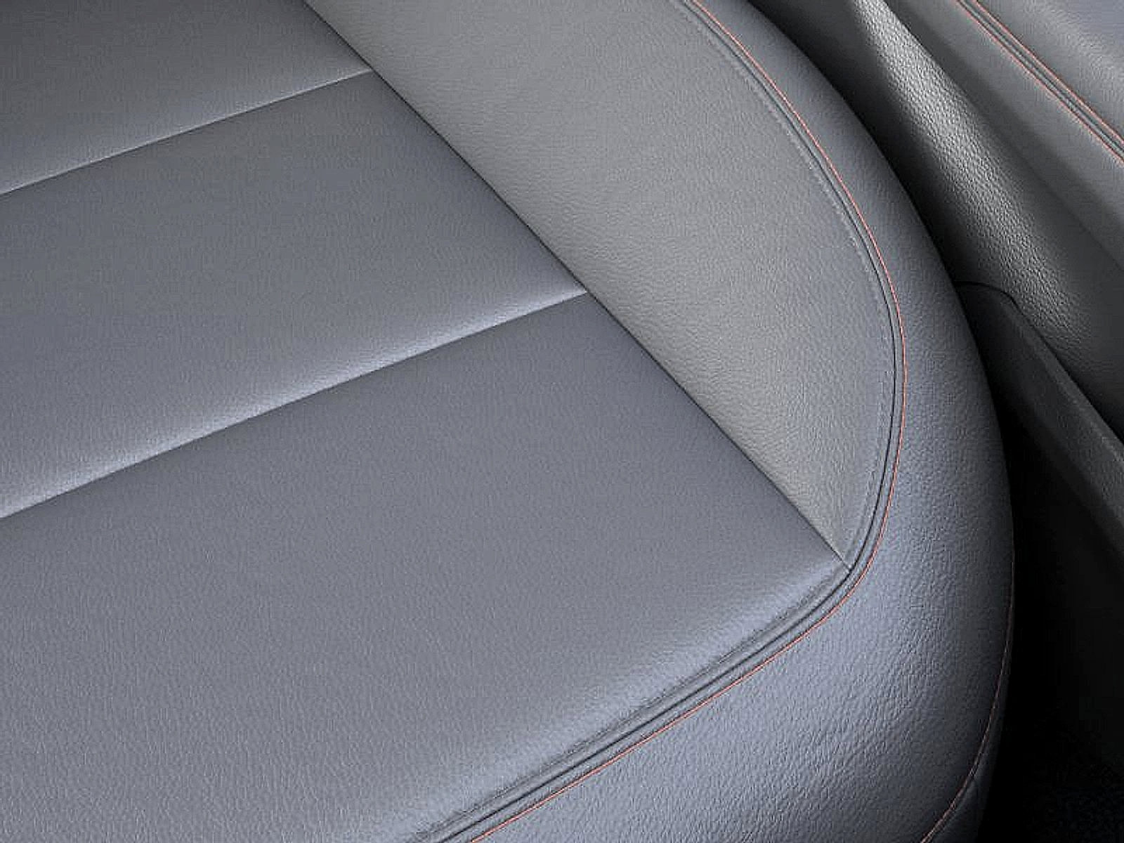 New 2026 Ford Explorer Active w/ Active Comfort Package image 16