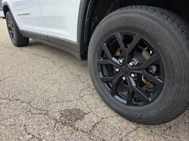 Used 2023 Jeep Grand Cherokee Limited image 39