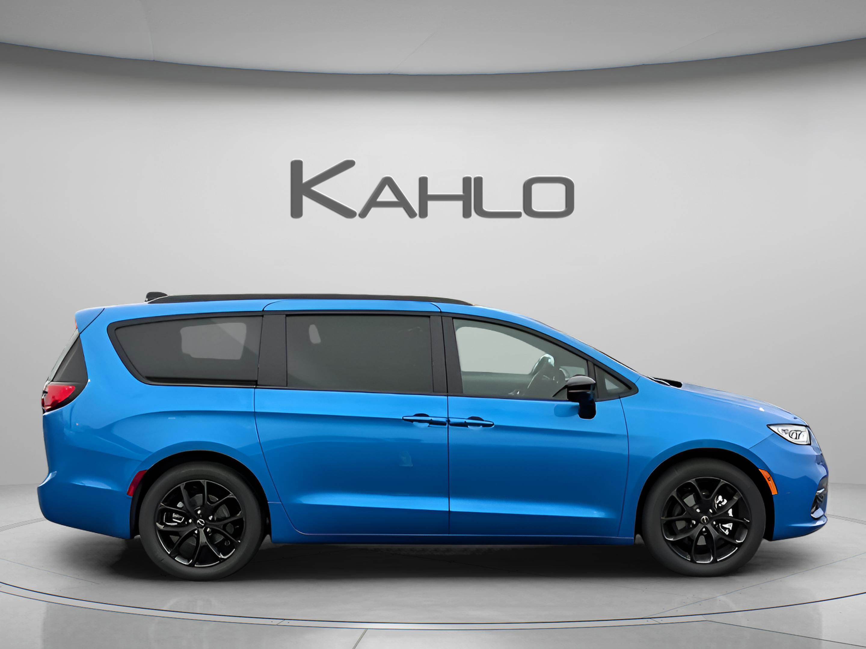 New 2026 Chrysler Pacifica Limited w/ S Appearance Package image 6