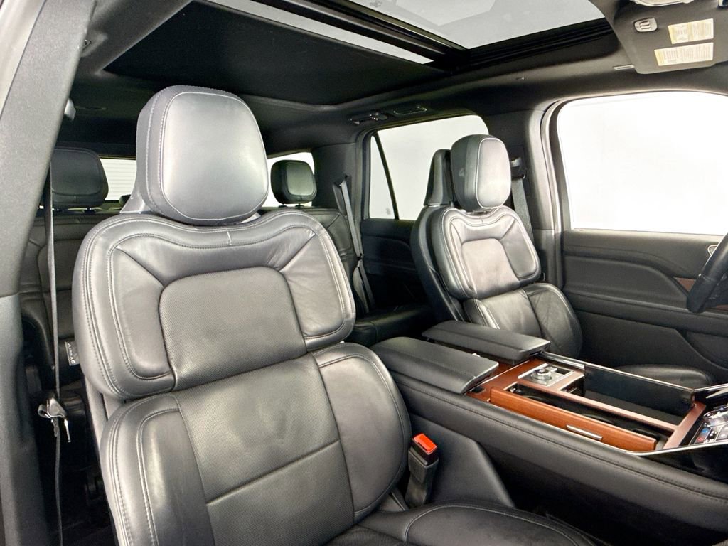 Used 2023 Lincoln Navigator Reserve w/ Monochromatic Package image 14